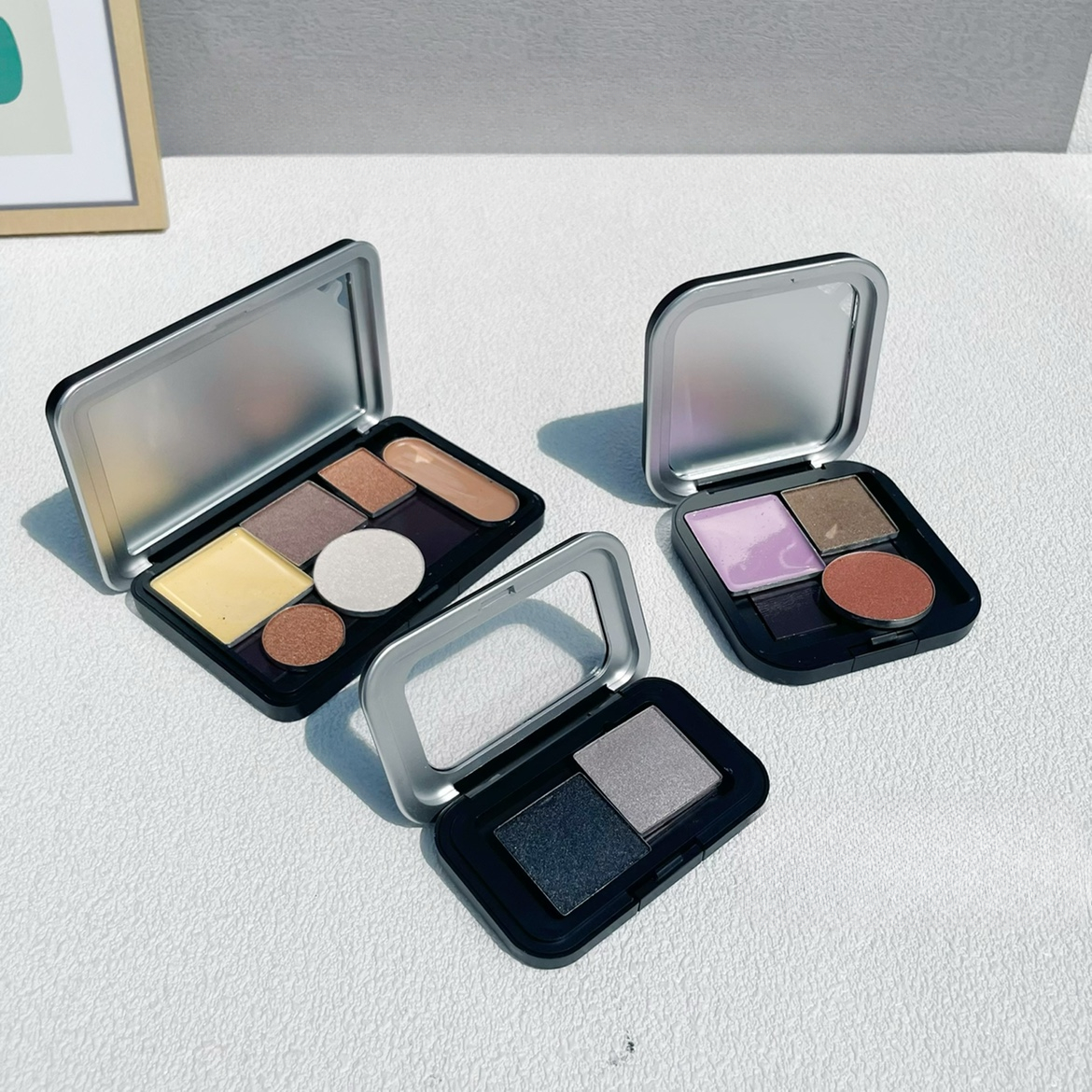 Eyeshadow Palette - Eyeshadow DIY Makeup Box with Mirror